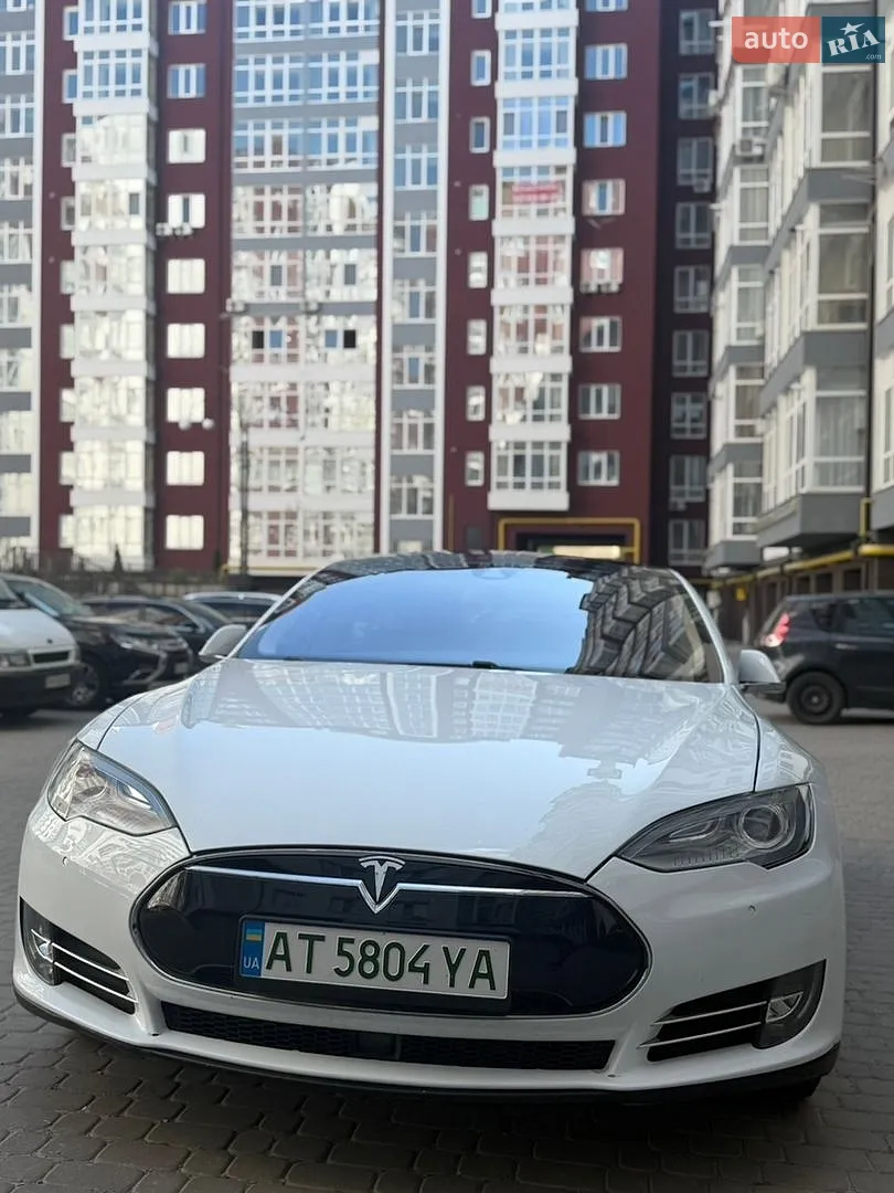 Tesla Model S 2015 — 1