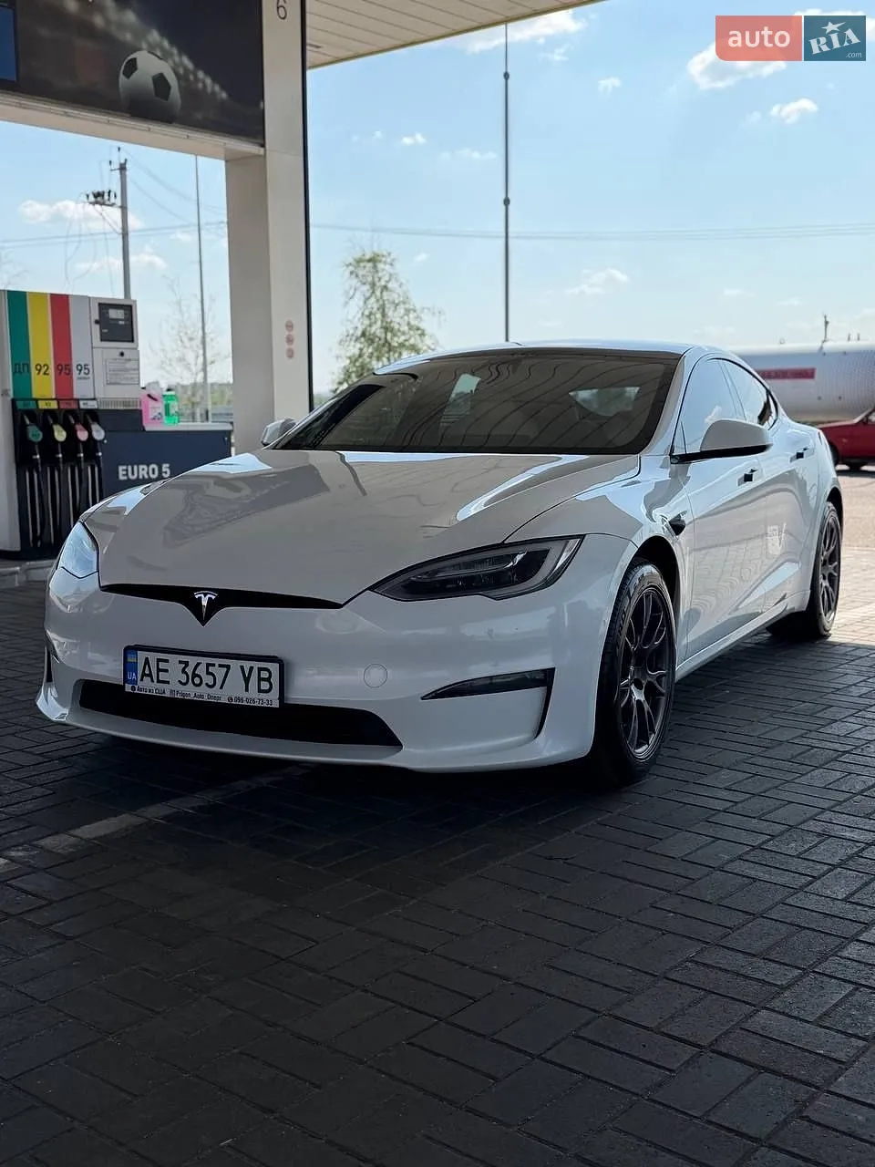 Tesla Model S 2021 — 1