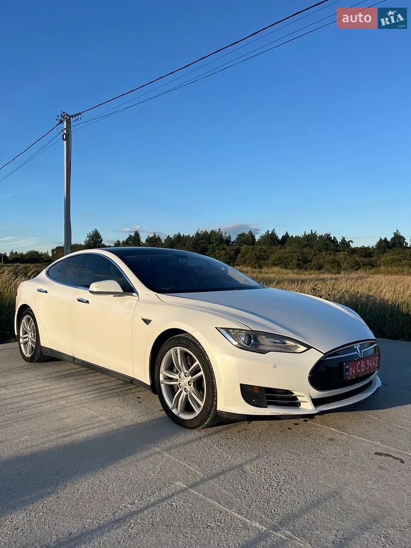 Tesla Model S 2013 — 1