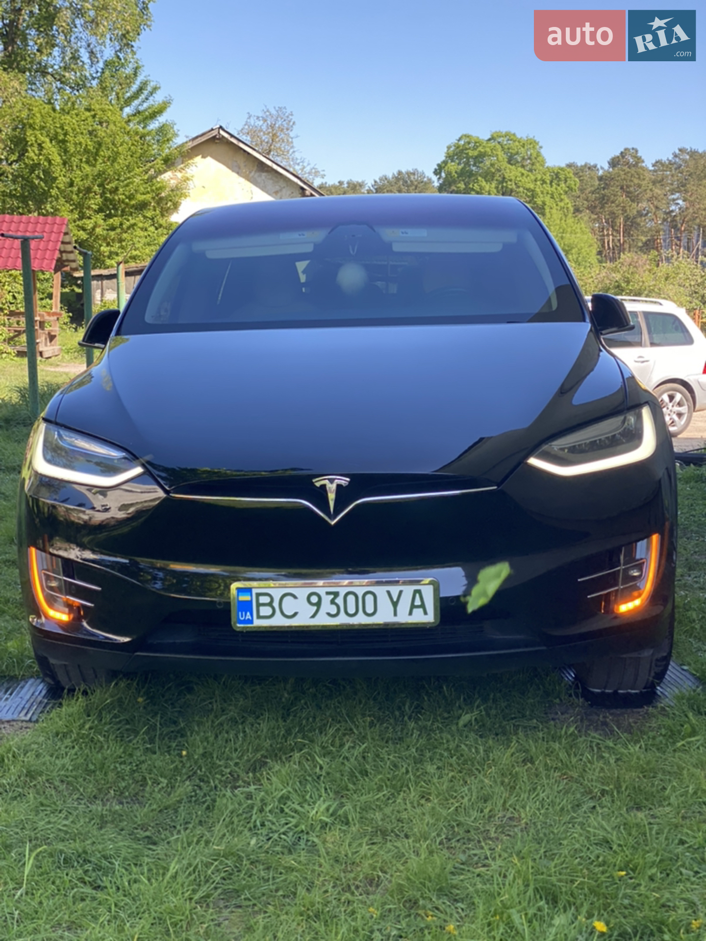 Tesla Model X, 2017