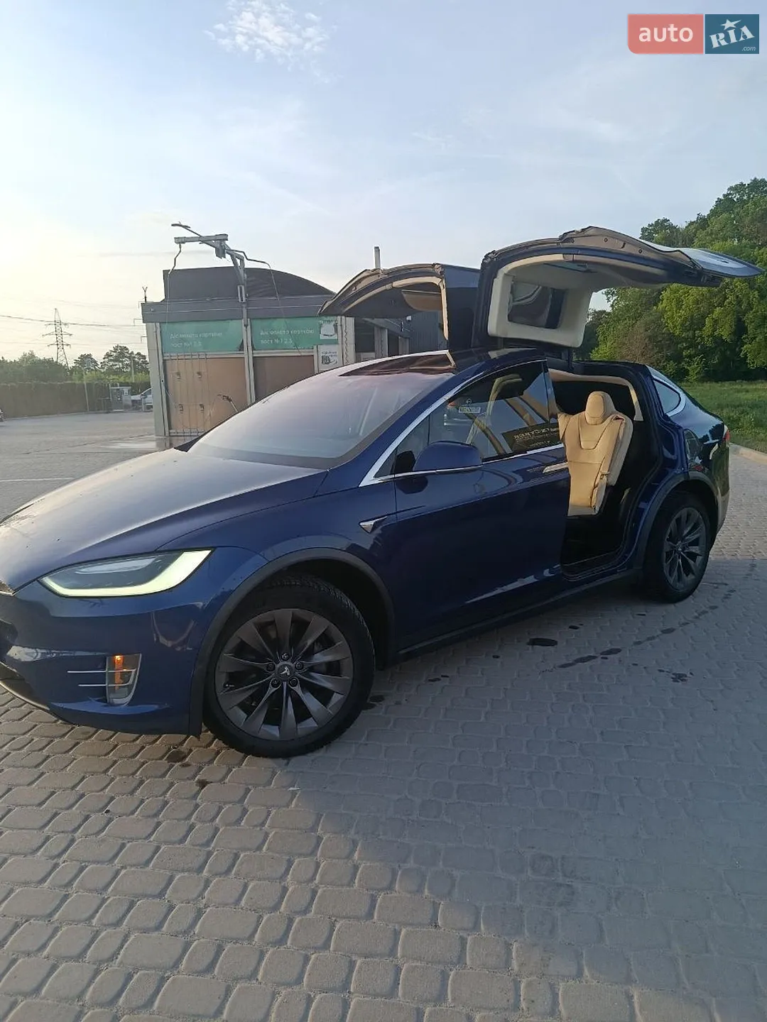 Tesla Model X 2017 — 1