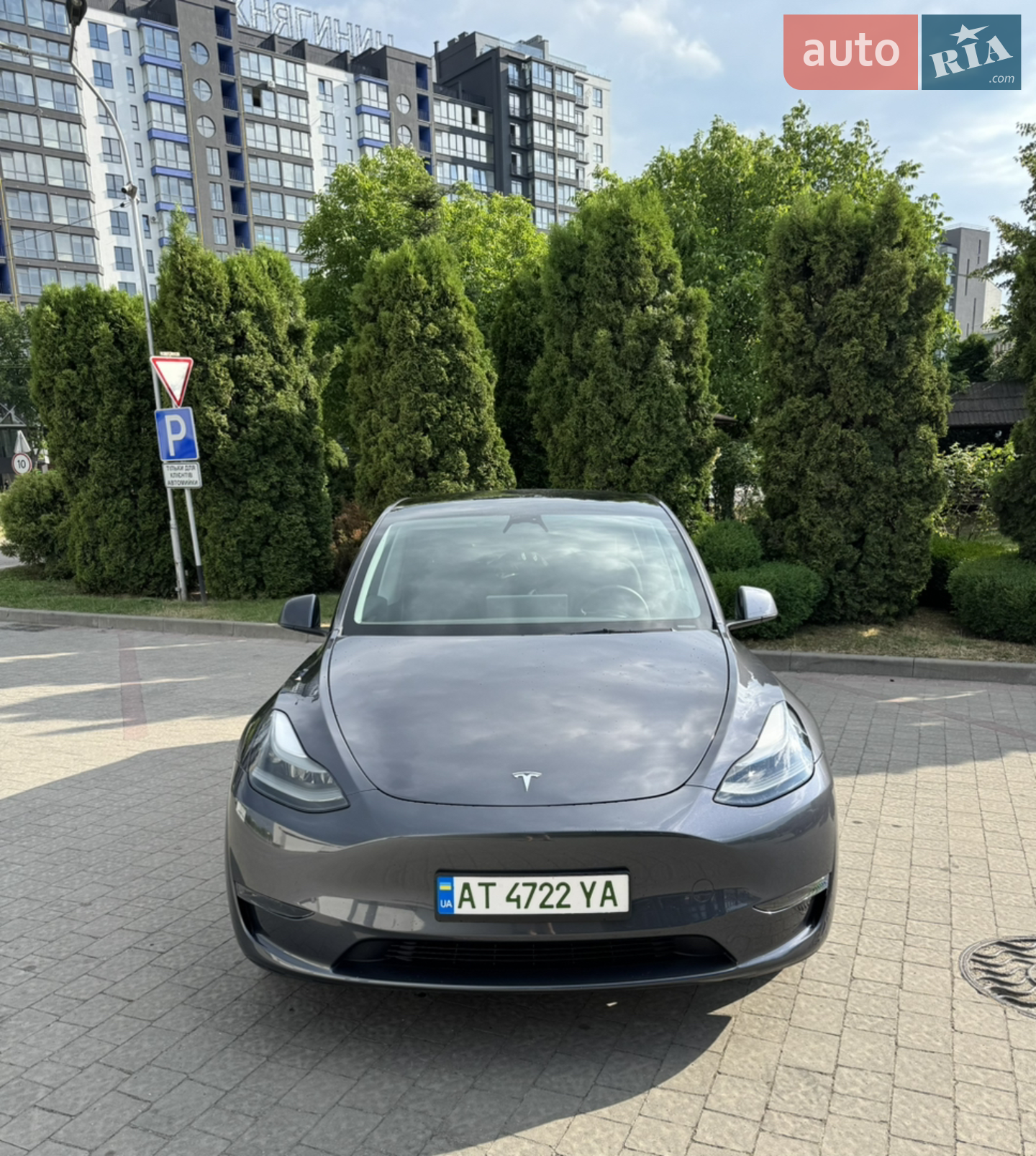 Tesla Model Y 2023 — 1