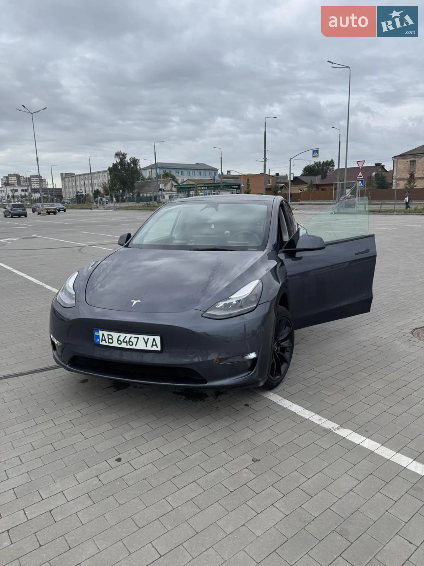 Tesla Model Y, 2023