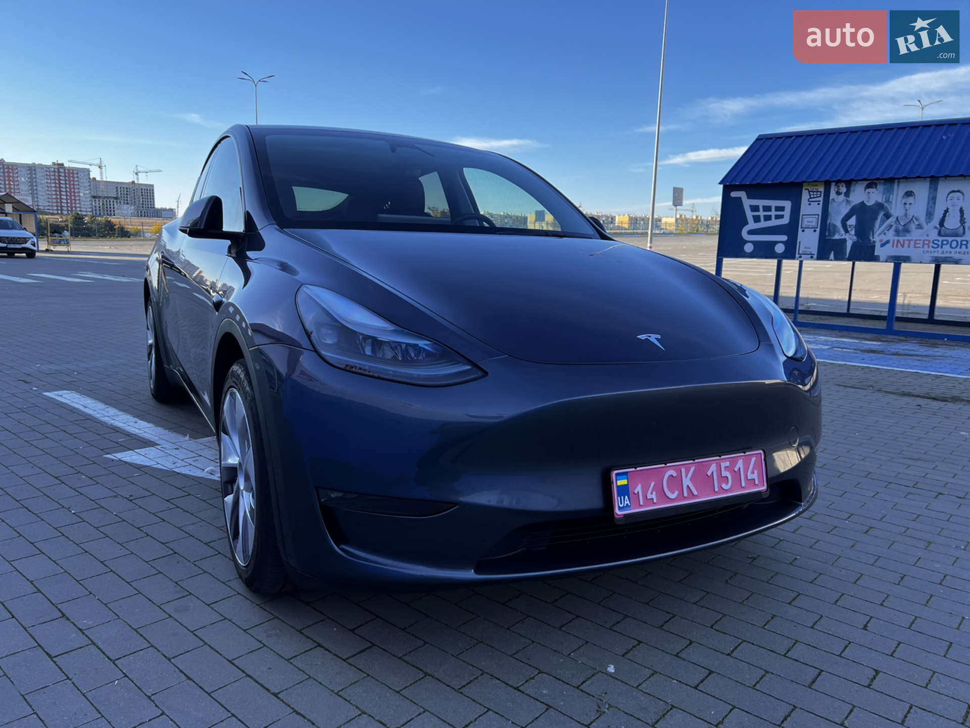Tesla Model Y 2023 — 1