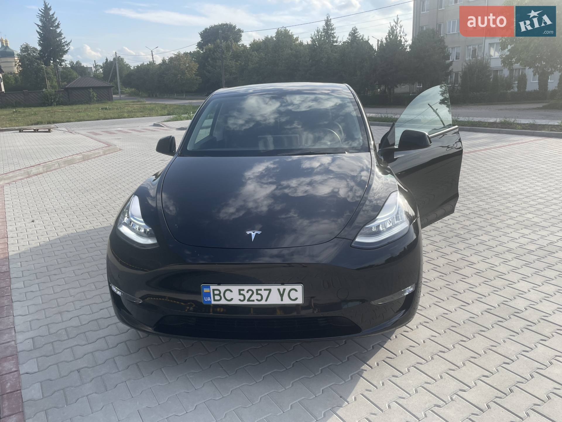 Tesla Model Y 2021 — 1
