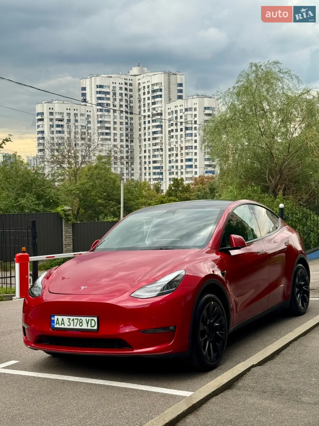 Tesla Model Y 2023 — 1