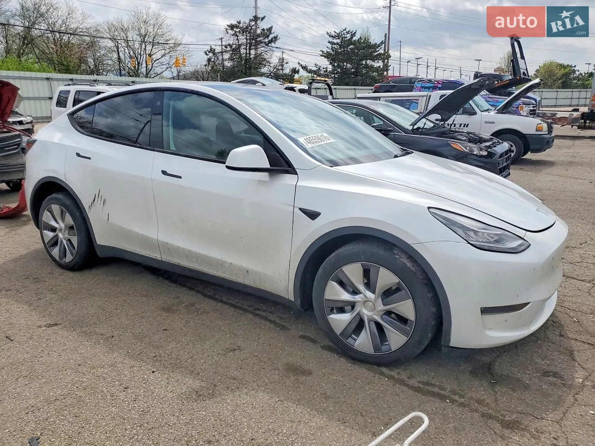 Tesla Model Y 2023 — 1