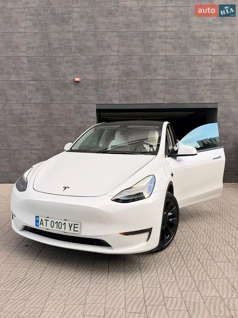 Tesla Model Y, 2023