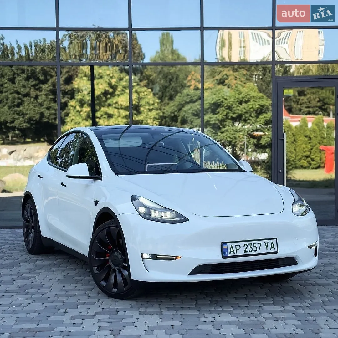 Tesla Model Y, 2021