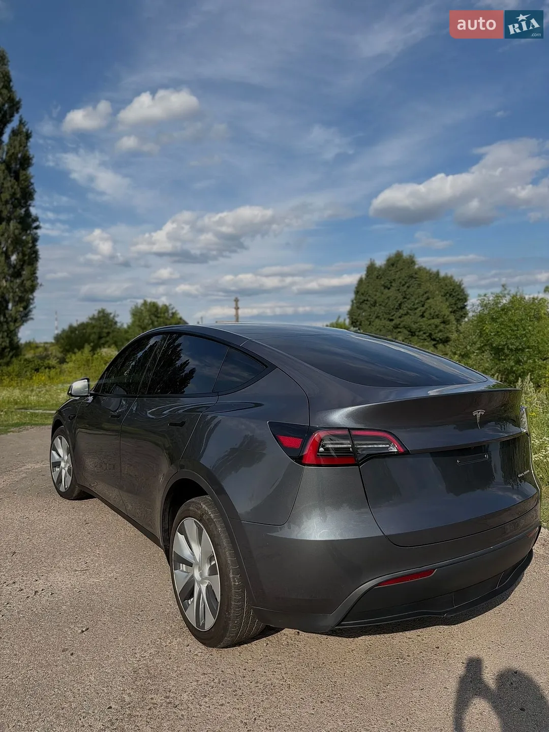 Tesla Model Y 2023 — 1
