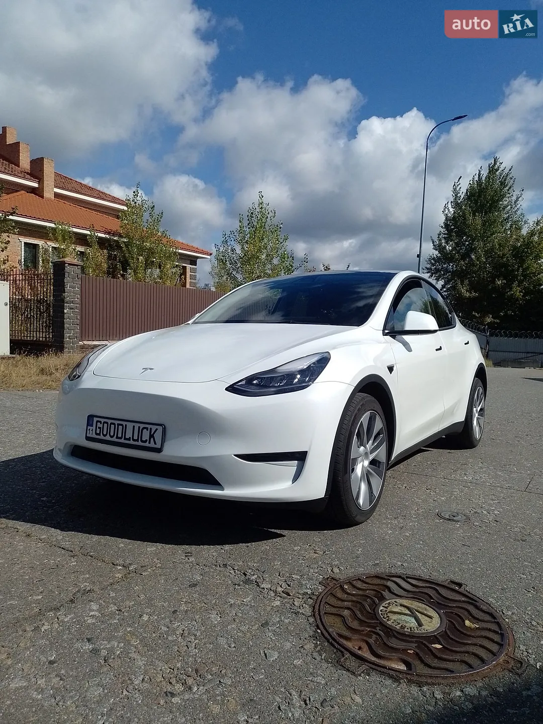 Tesla Model Y 2023 — 1