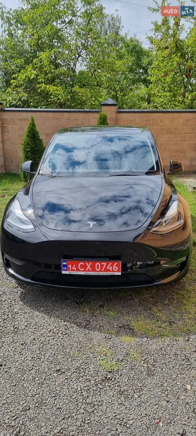 Tesla Model Y, 2023
