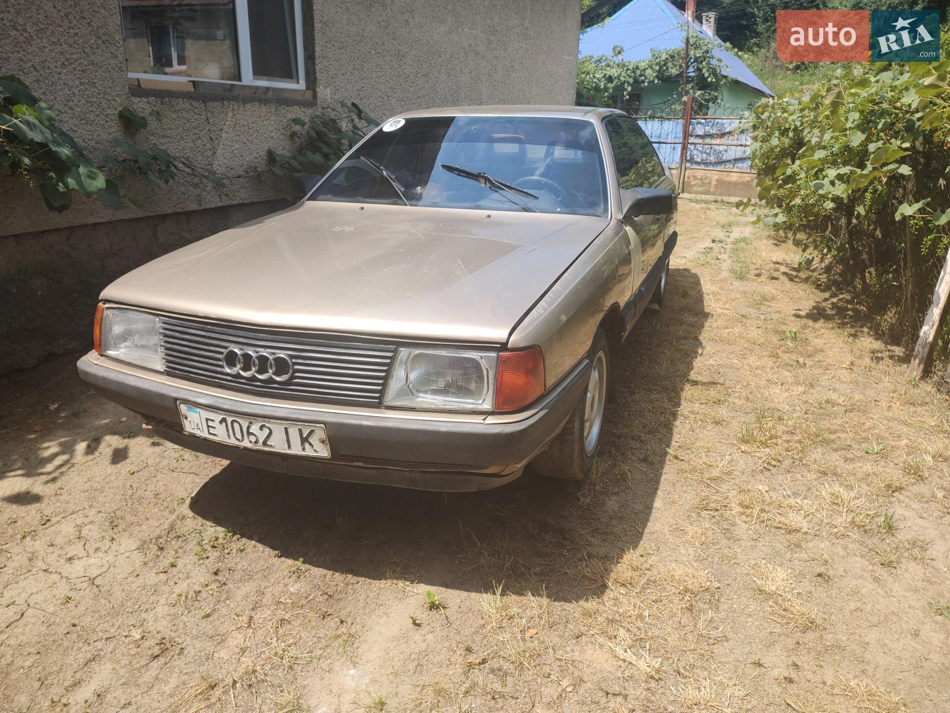 Audi 100 1983 — 1