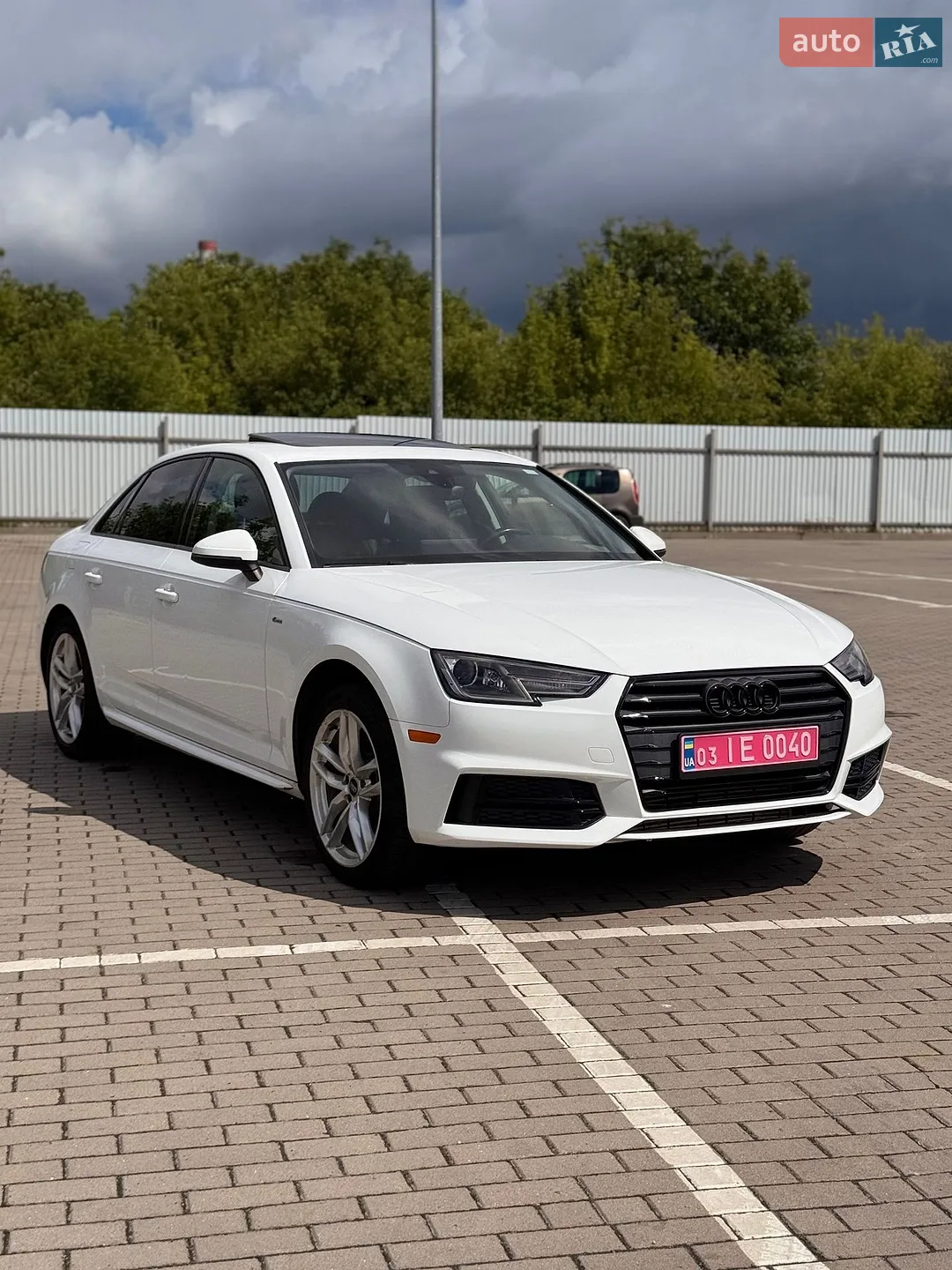 Audi A4 2017 — 1