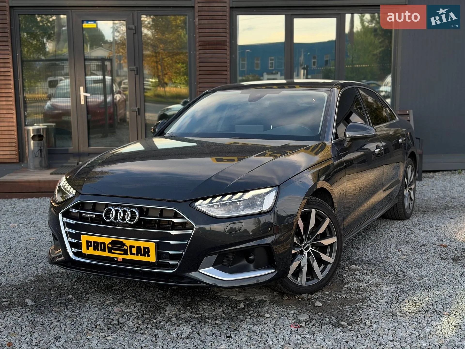 Audi A4 2021 — 1