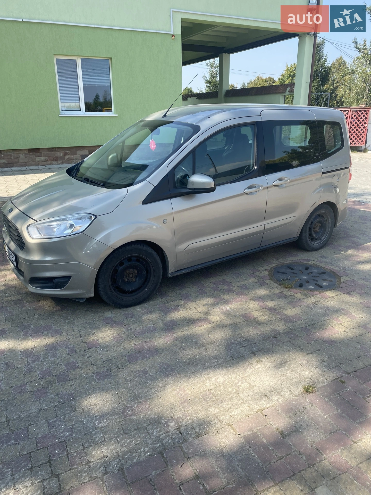 Ford Courier, 2015