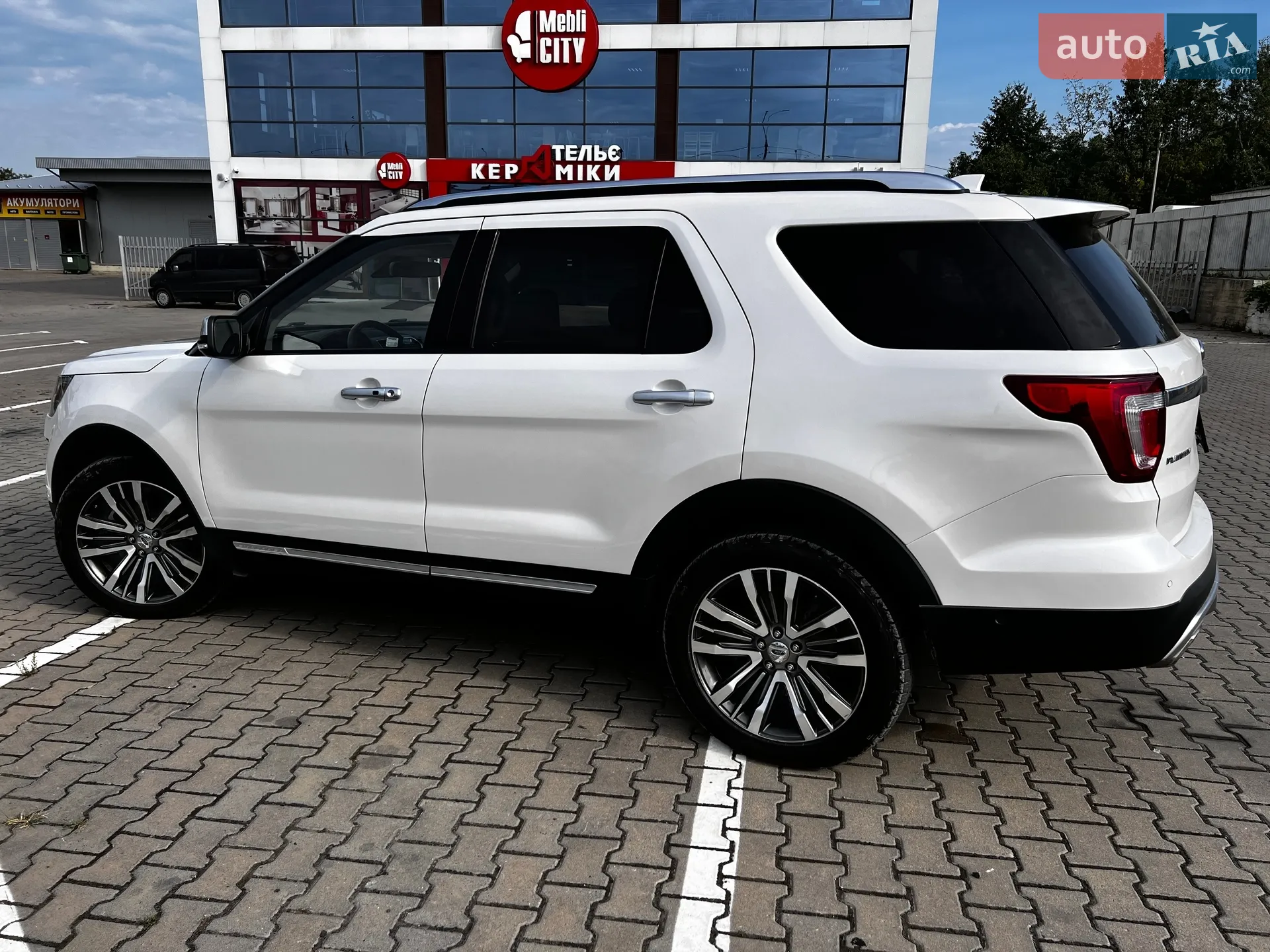 Ford Explorer 2017 — 1