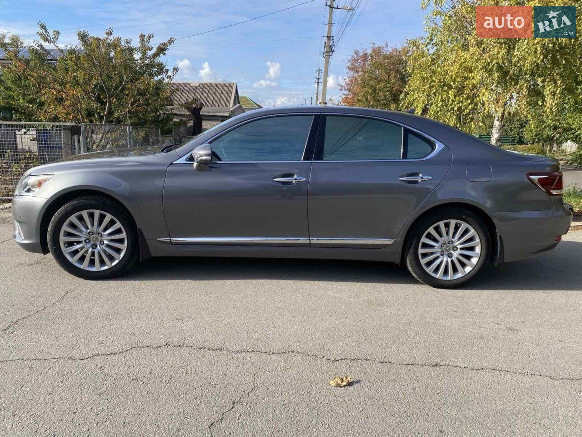 Lexus LS, 2013