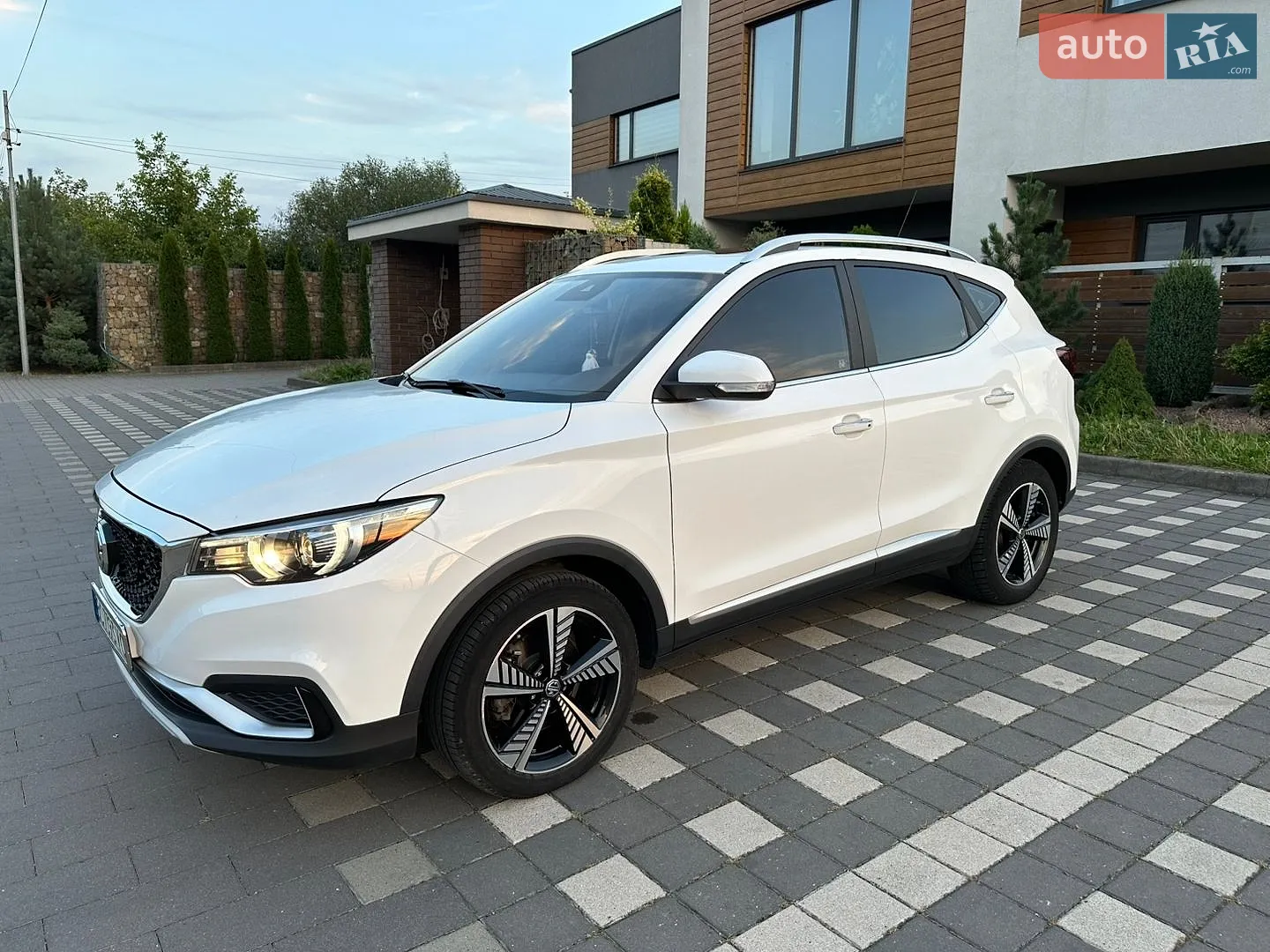 MG ZS EV 2020 — 1