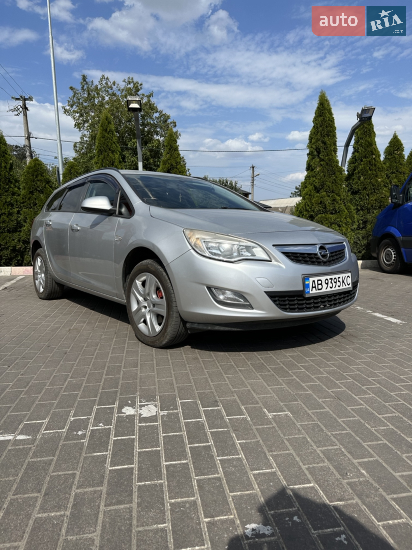 Opel Astra, 2011