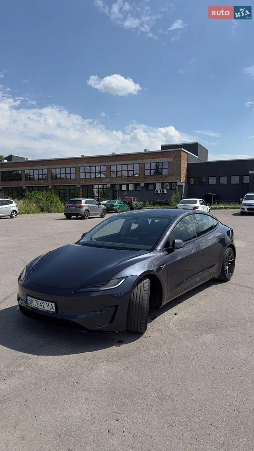 Tesla Model 3 2024 — 1