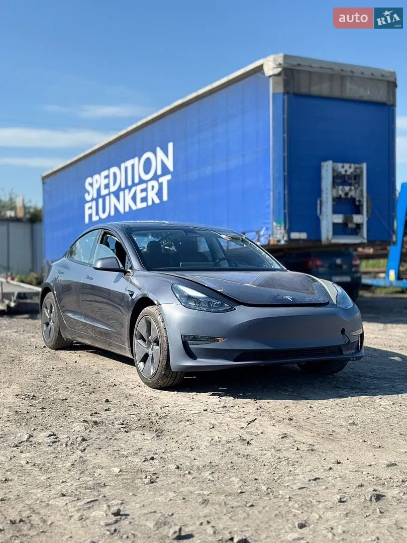 Tesla Model 3, 2022