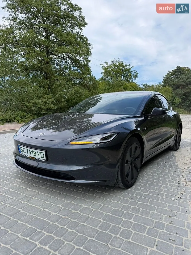 Tesla Model 3, 2024