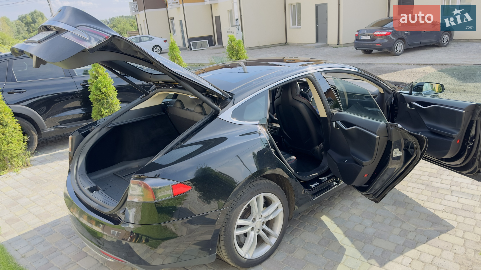 Tesla Model S, 2013