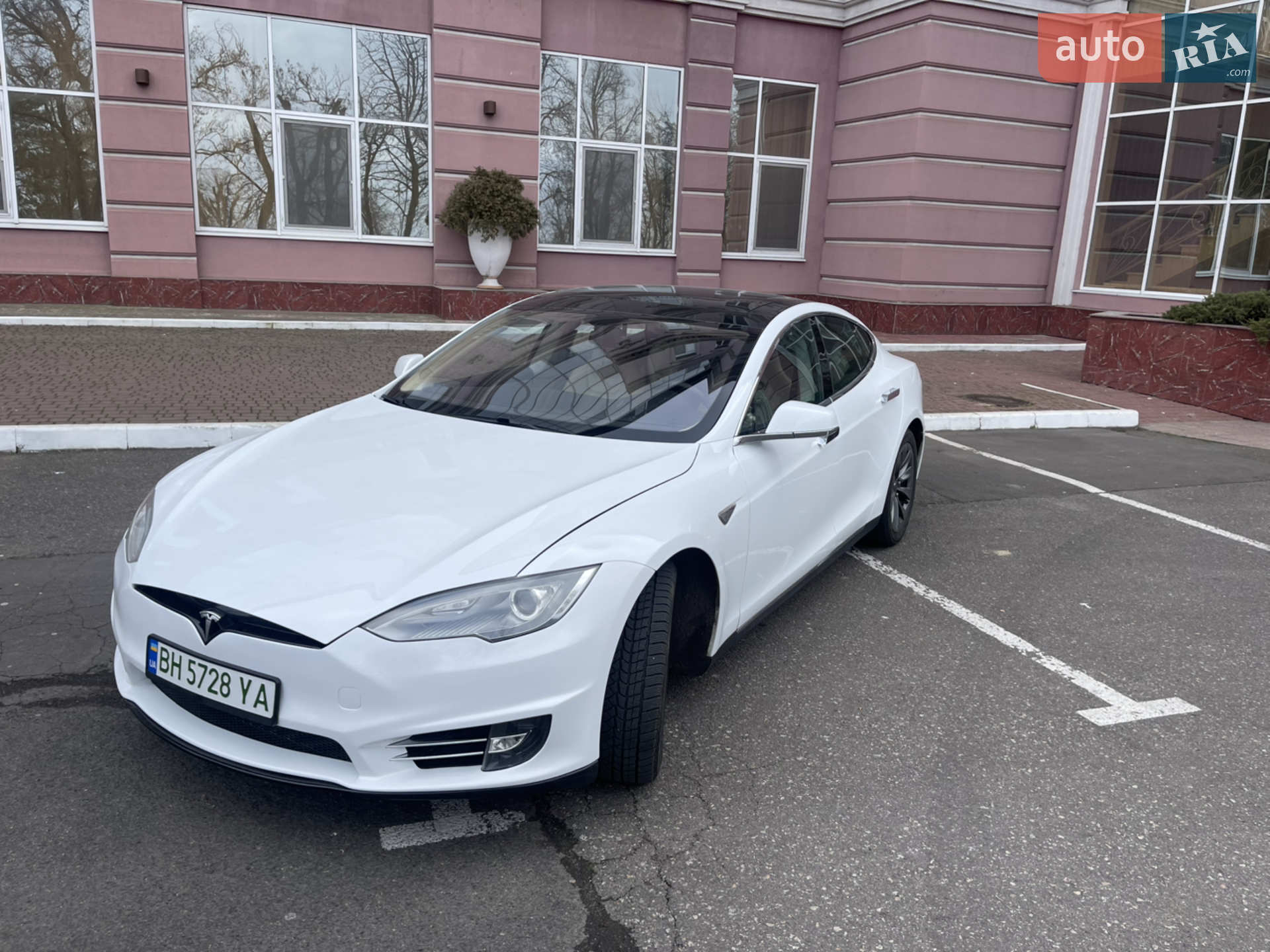 Tesla Model S, 2012