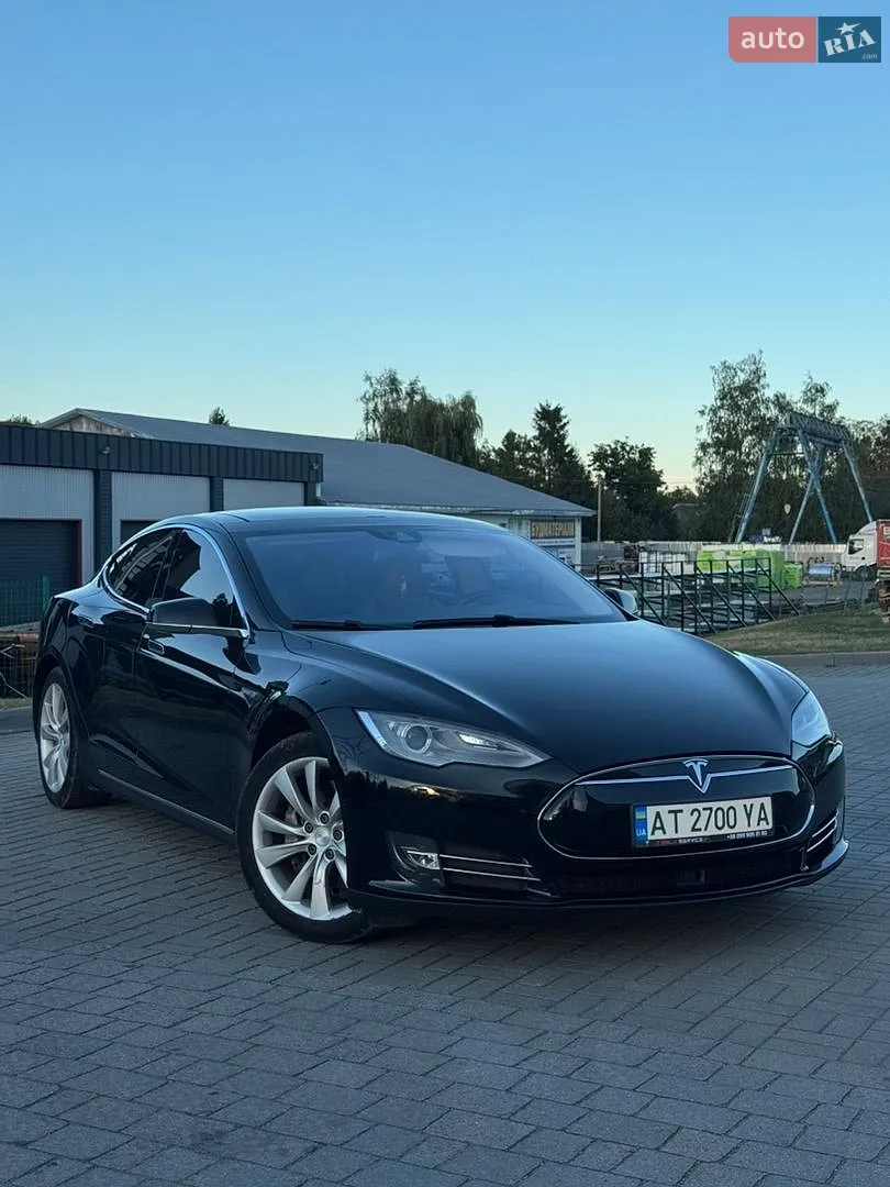 Tesla Model S, 2014