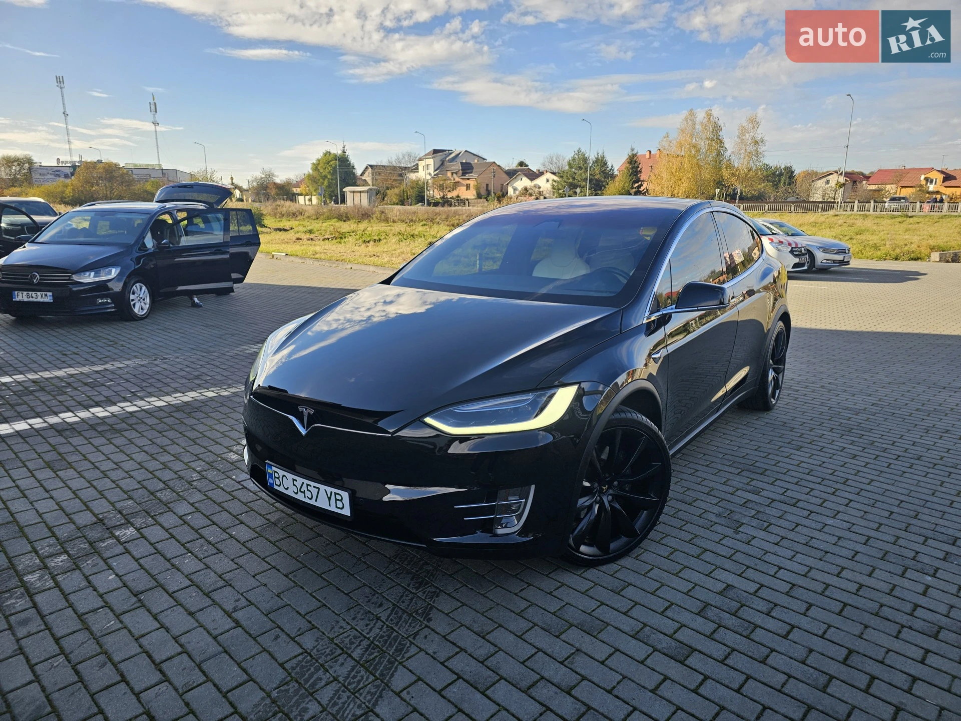 Tesla Model X, 2017