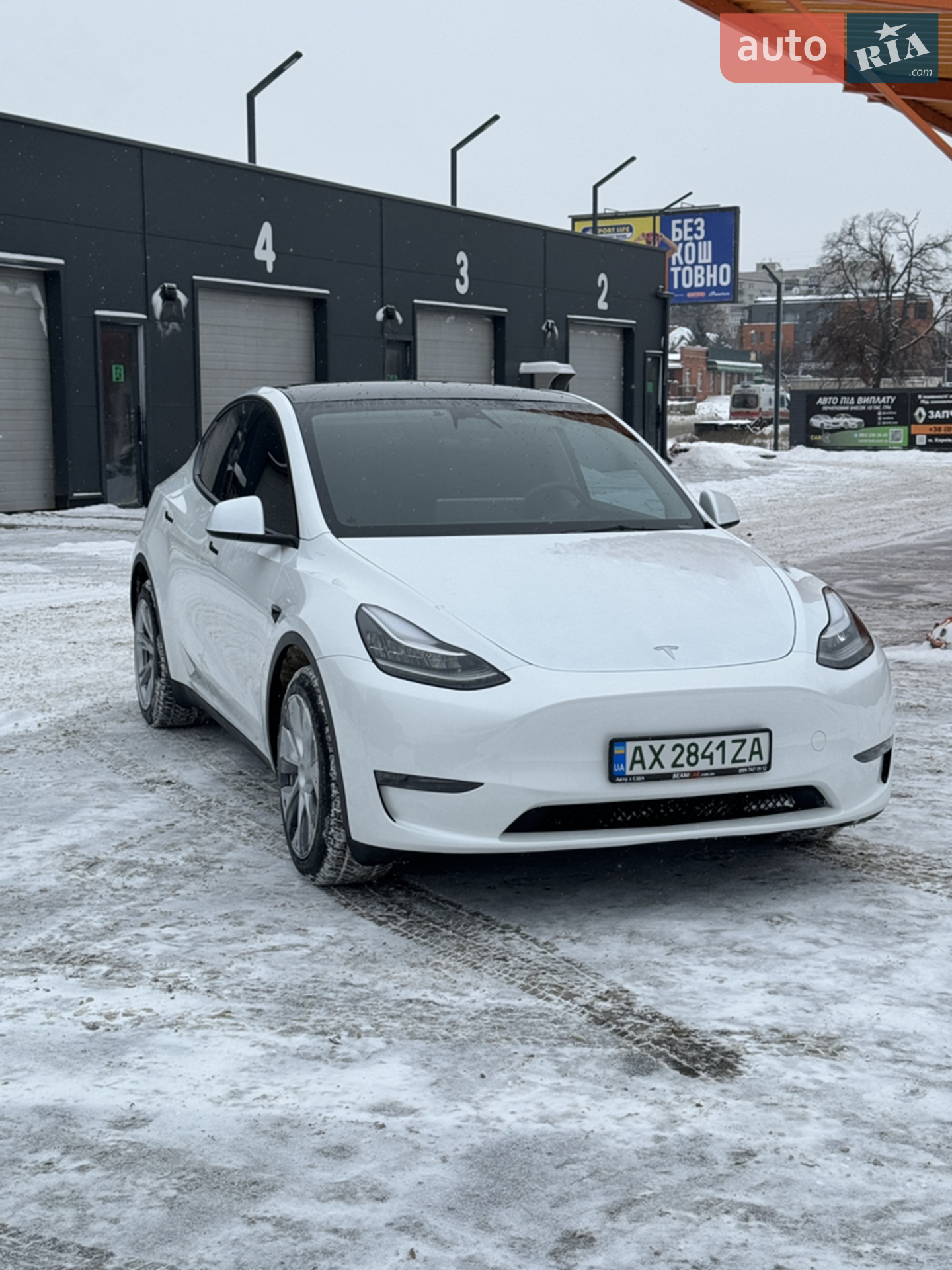 Tesla Model Y 2023 — 1