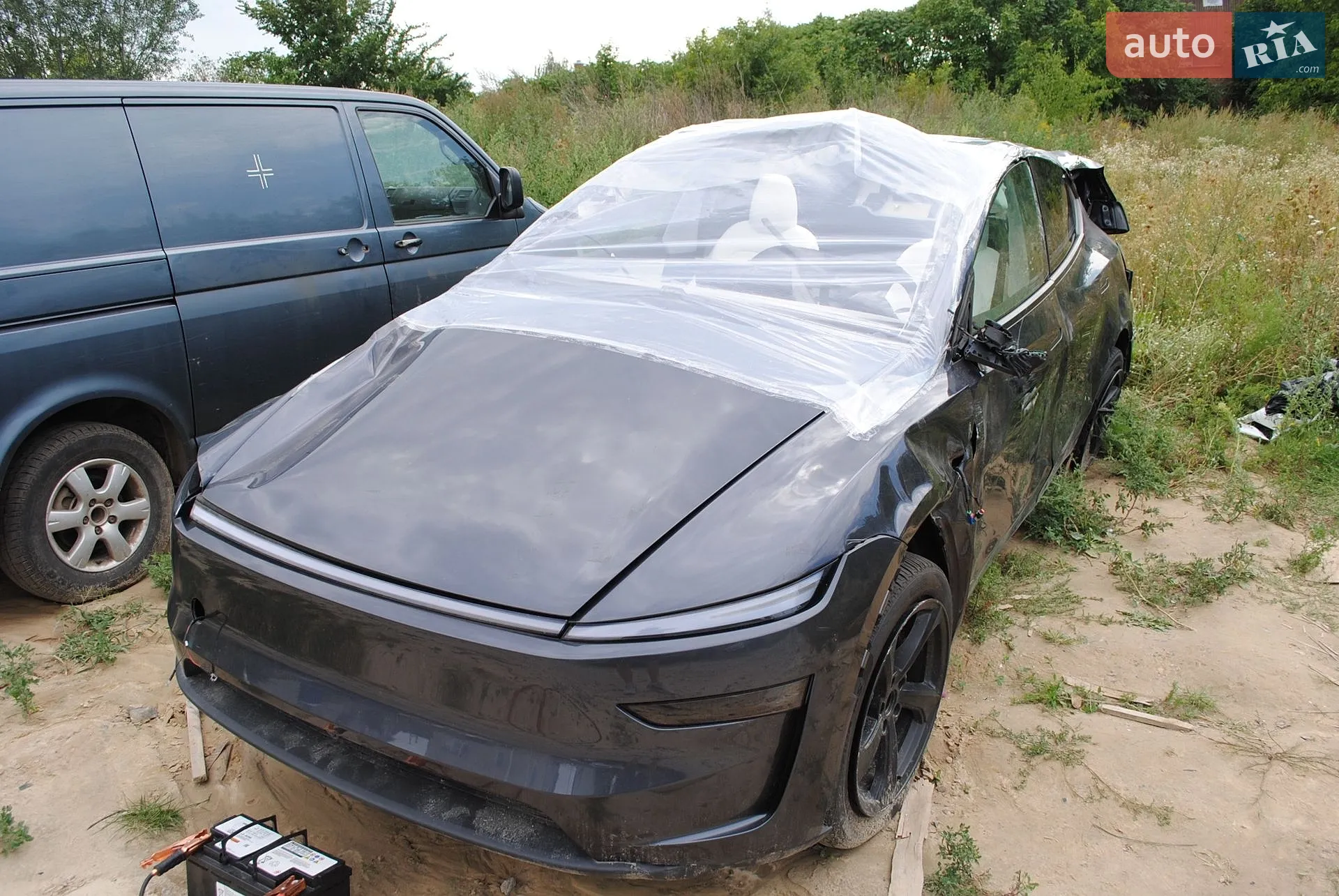 Tesla Model Y 2025 — 1