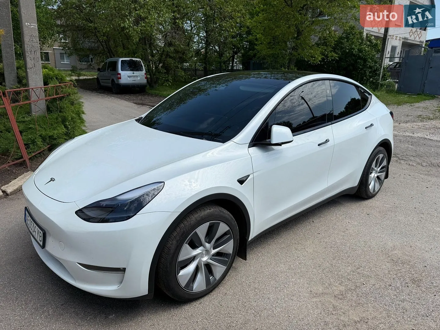Tesla Model Y 2024 — 1