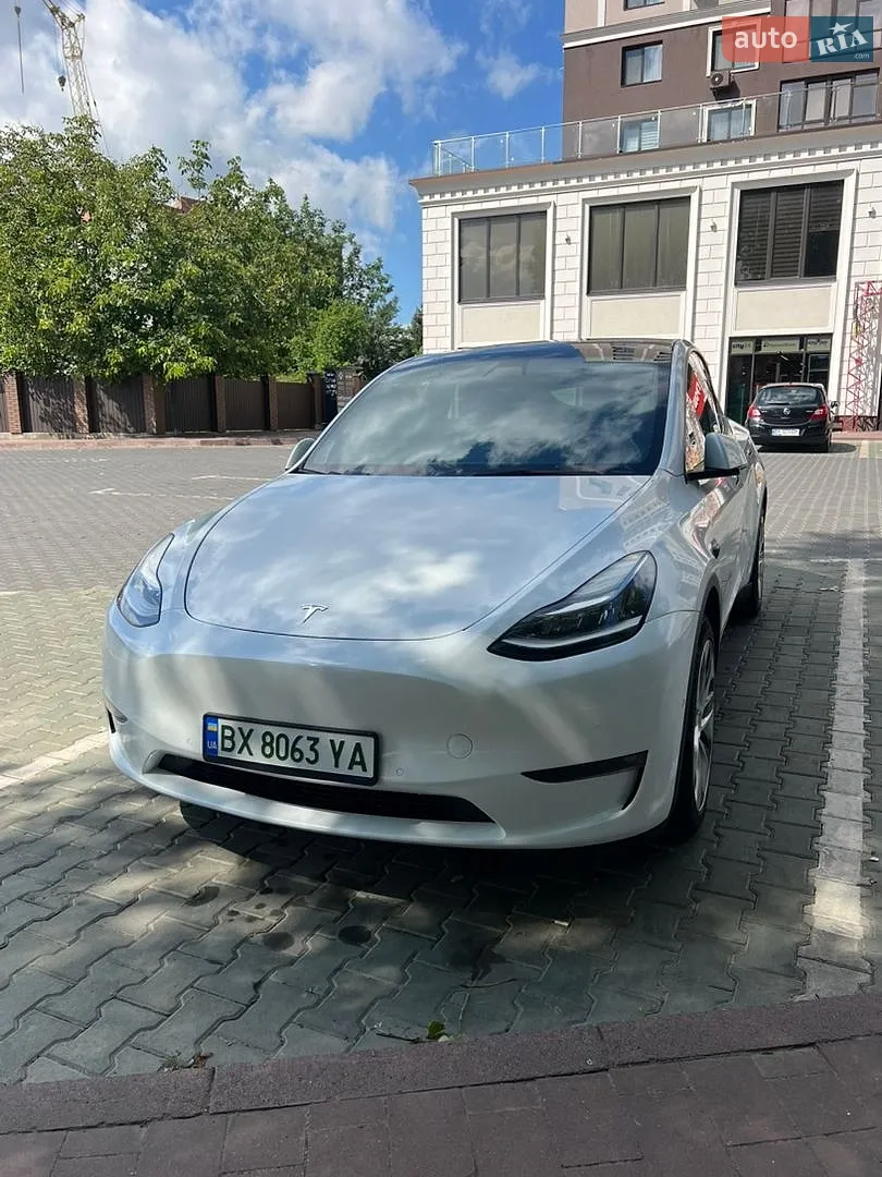 Tesla Model Y 2021 — 1