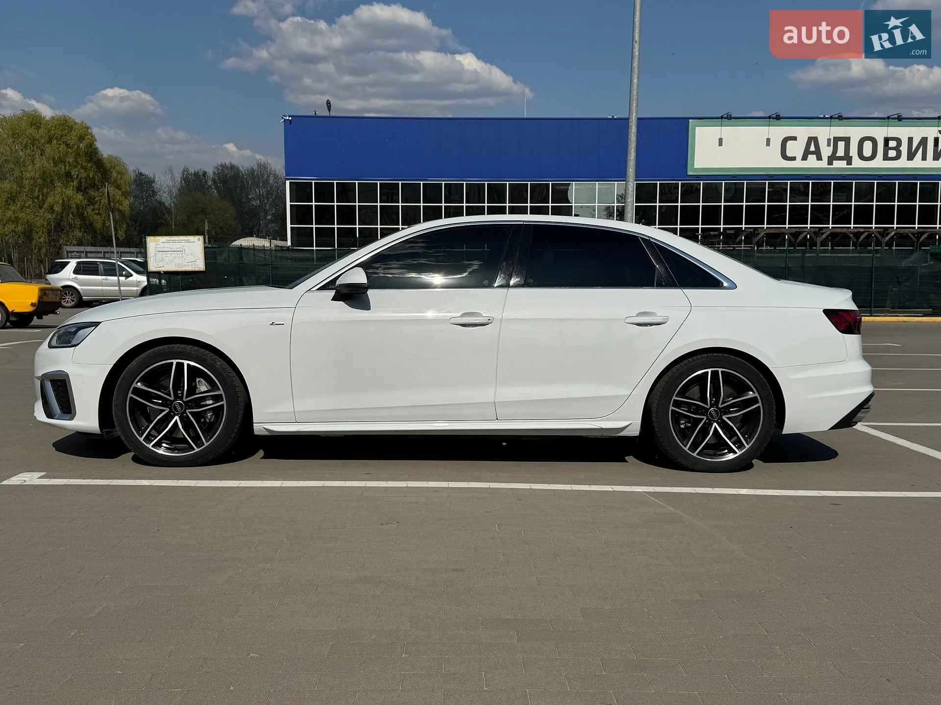 Audi A4, 2023