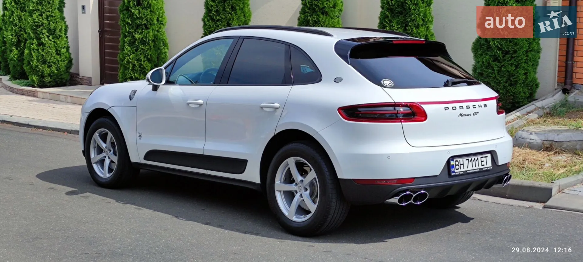 Porsche Macan 2017 — 1