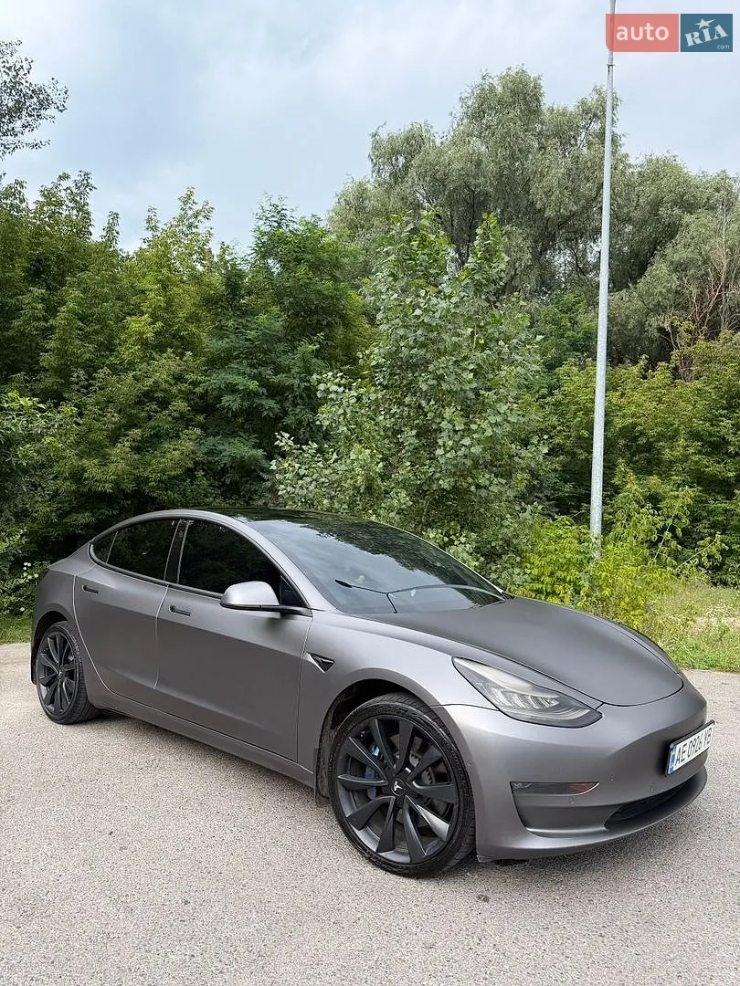 Tesla Model 3, 2020