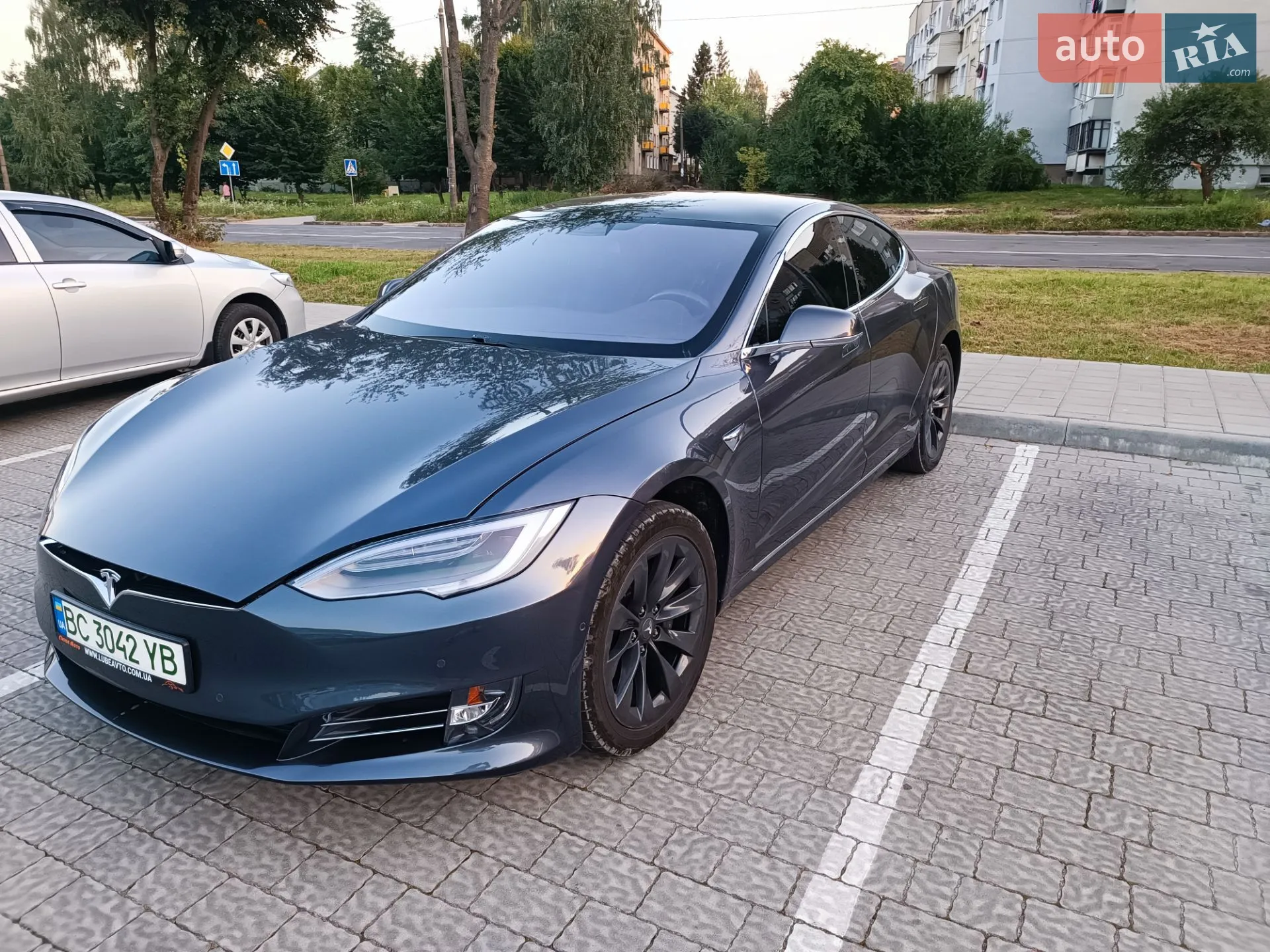 Tesla Model S 2019 — 1