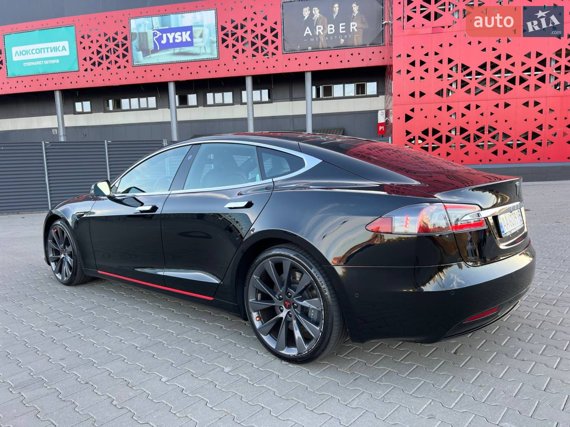 Tesla Model S 2020 — 1
