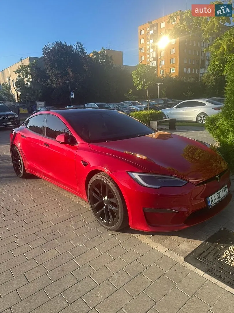 Tesla Model S 2021 — 1