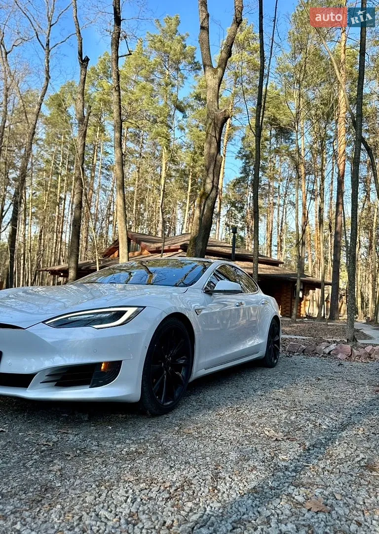 Tesla Model S 2016 — 1