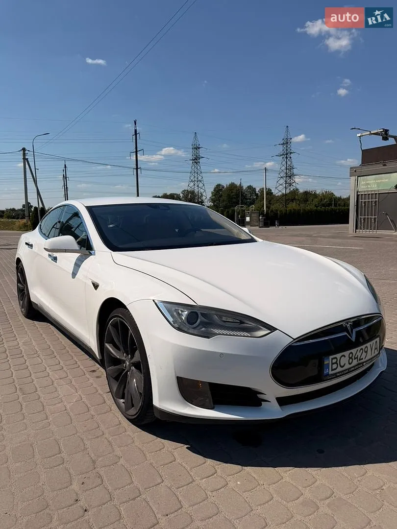 Tesla Model S 2015 — 1