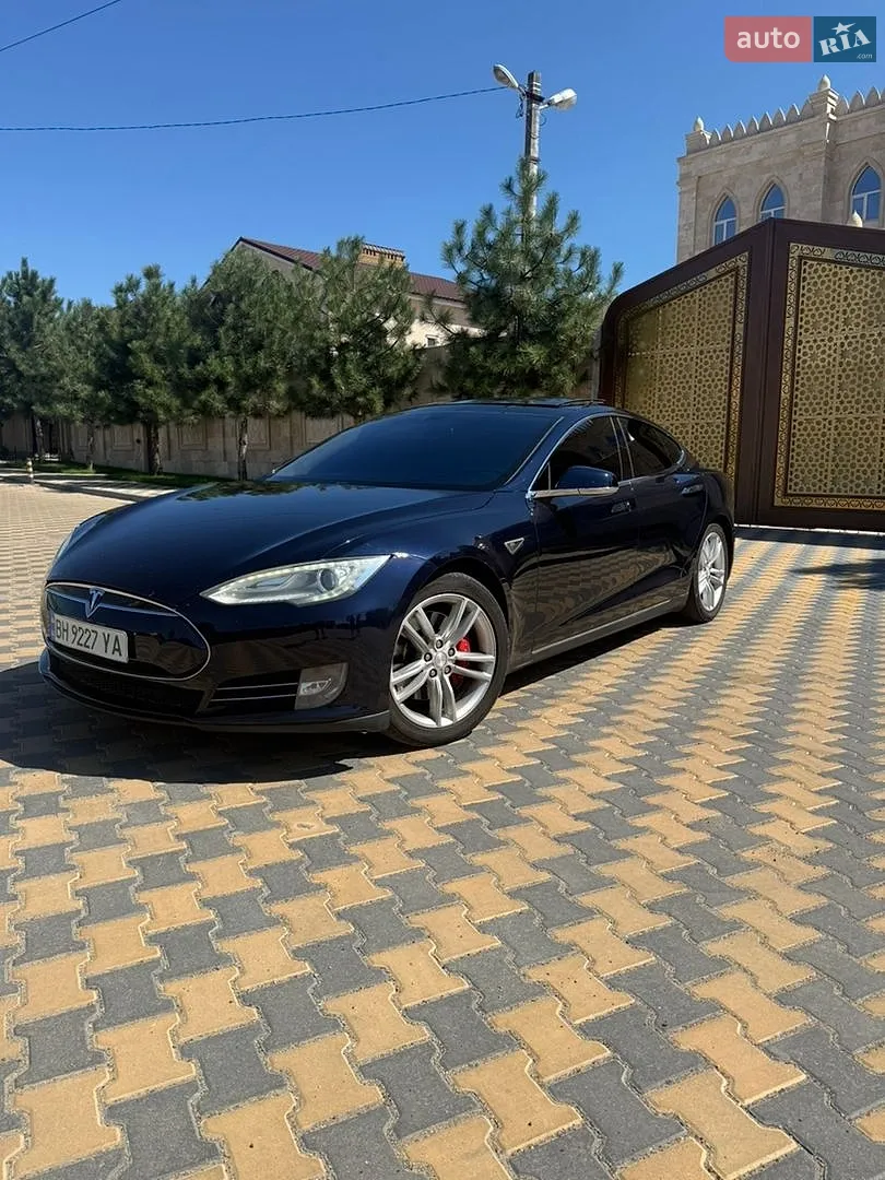 Tesla Model S 2013 — 1