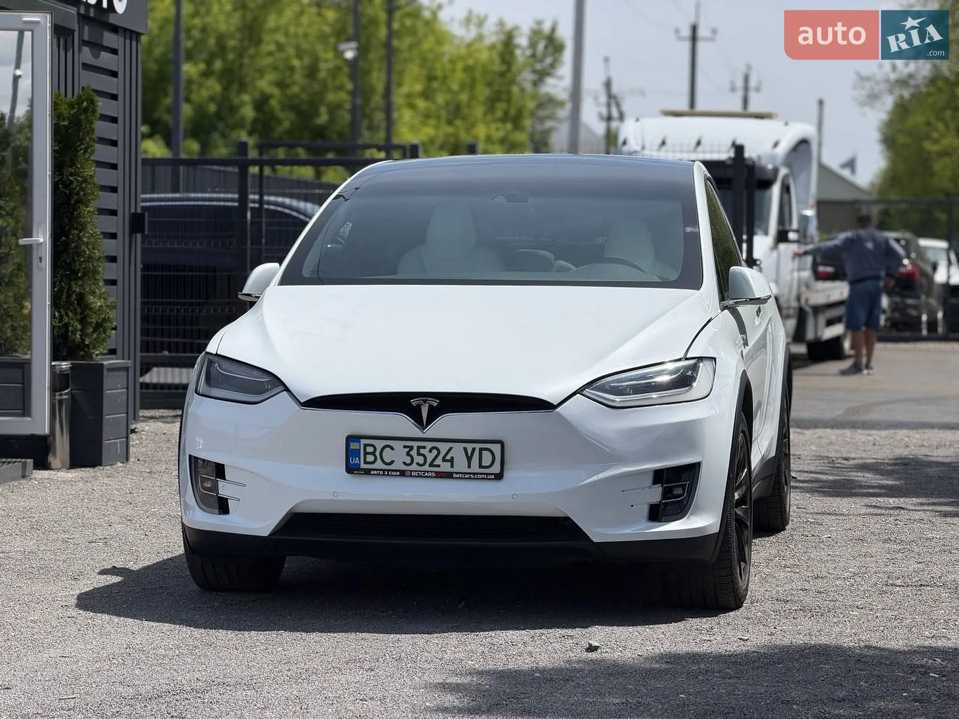 Tesla Model X, 2016