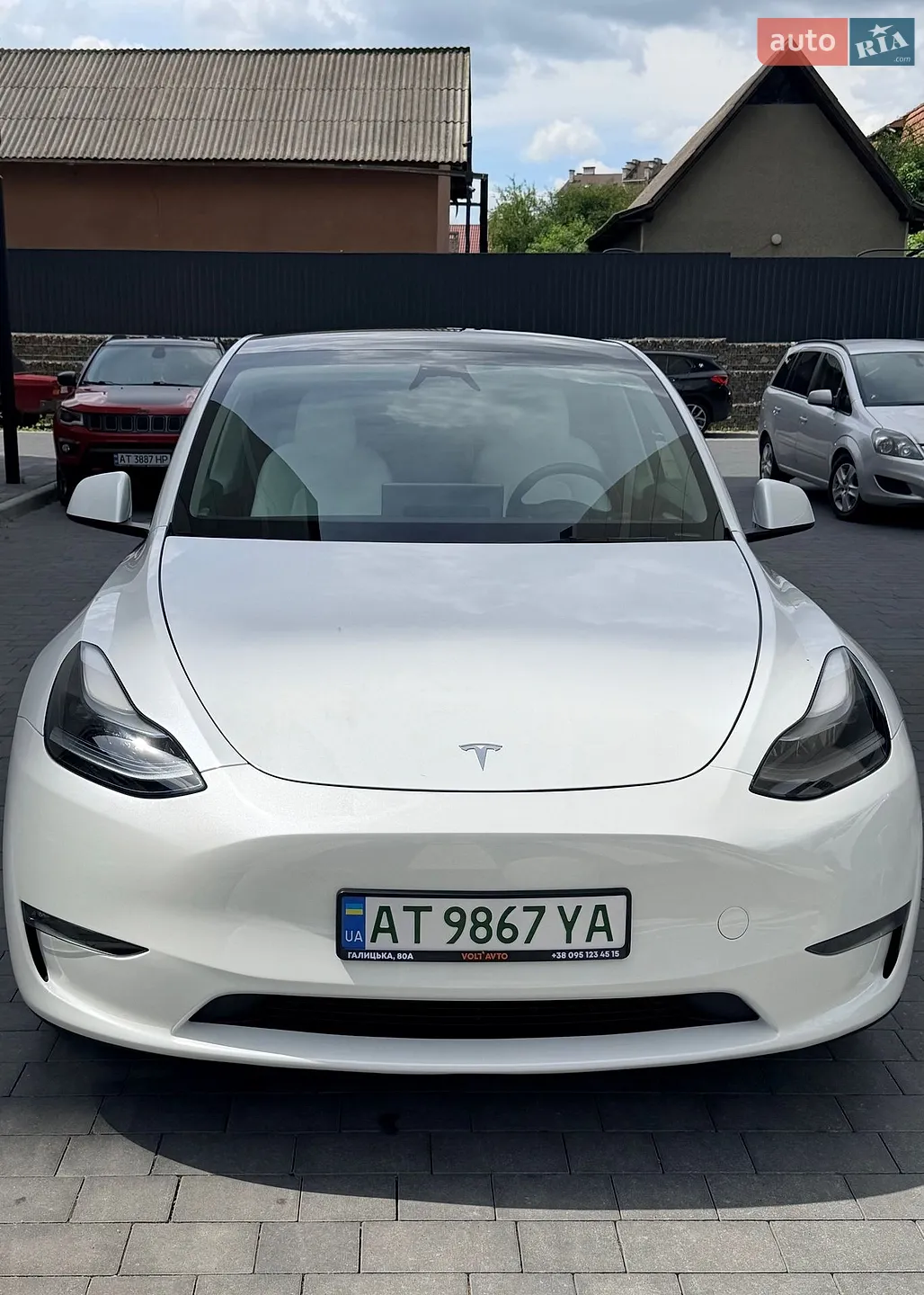 Tesla Model Y 2024 — 1
