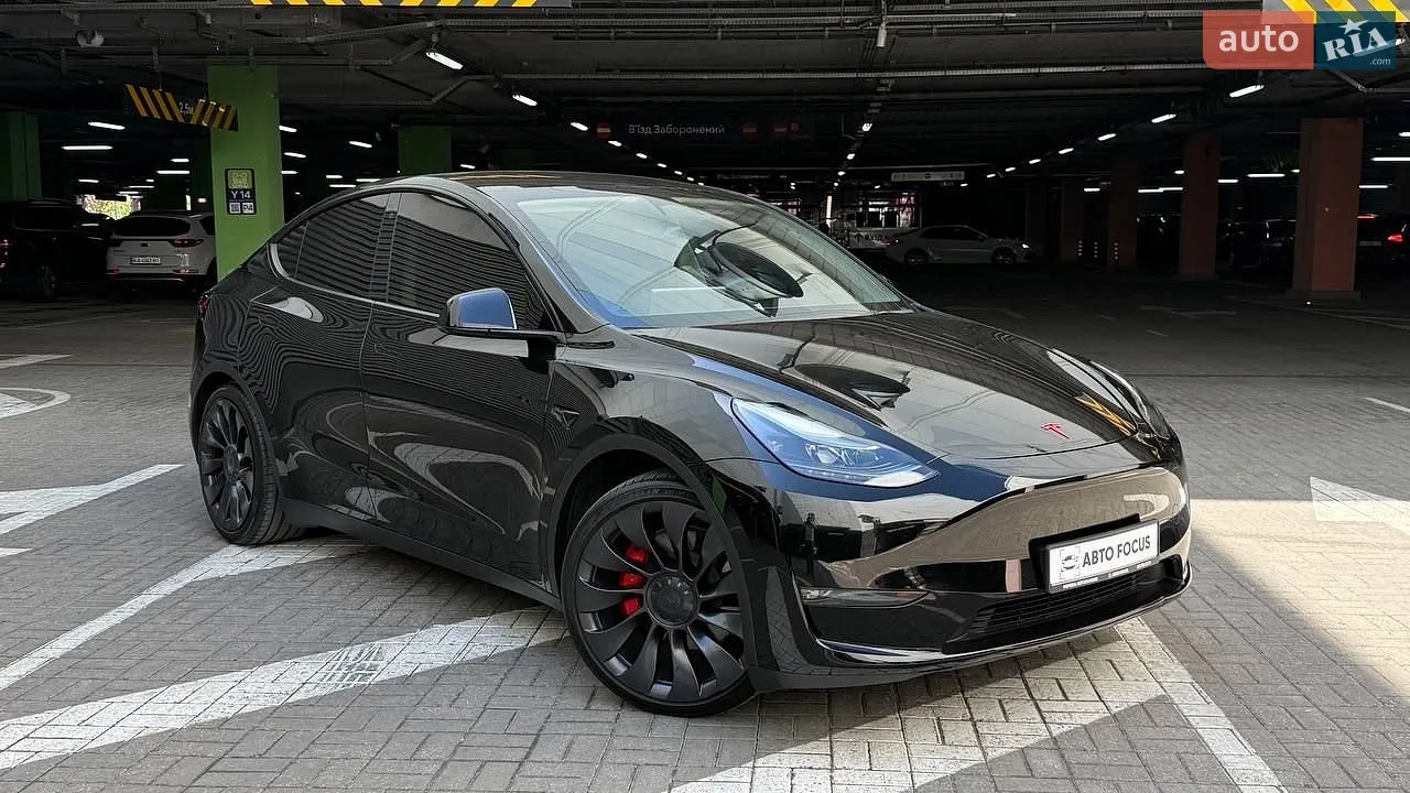 Tesla Model Y, 2023