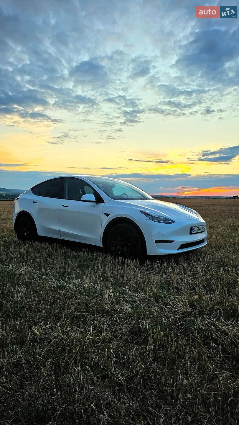 Tesla Model Y 2020 — 1