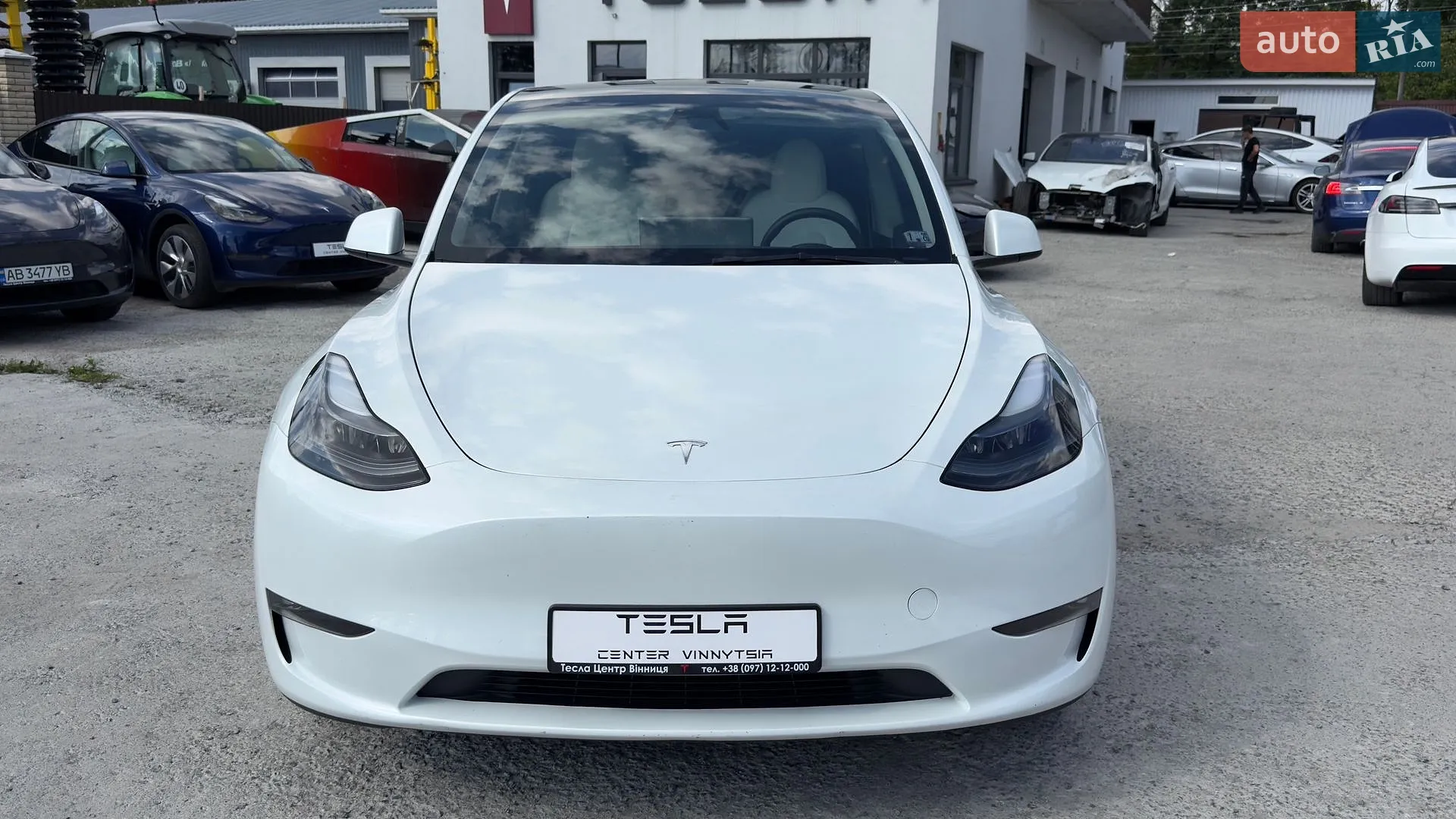 Tesla Model Y, 2023