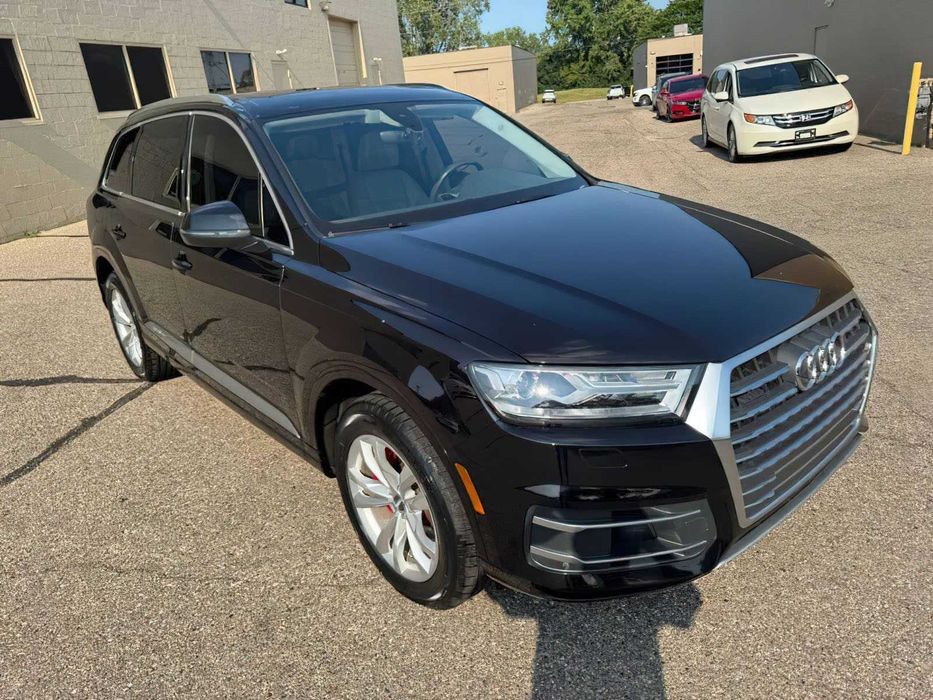Audi Q7 2018 — 1